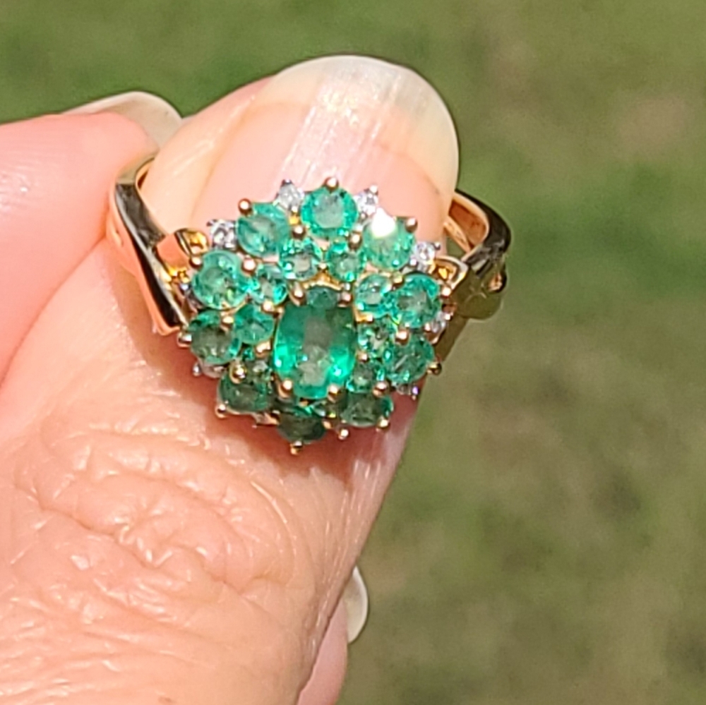 14kt gold emerald cluster diamond ring Vintage
